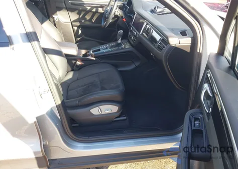 2019 Porsche Macan z USA, uszkodzony, nr VIN WP1AA2A5XKLB01716